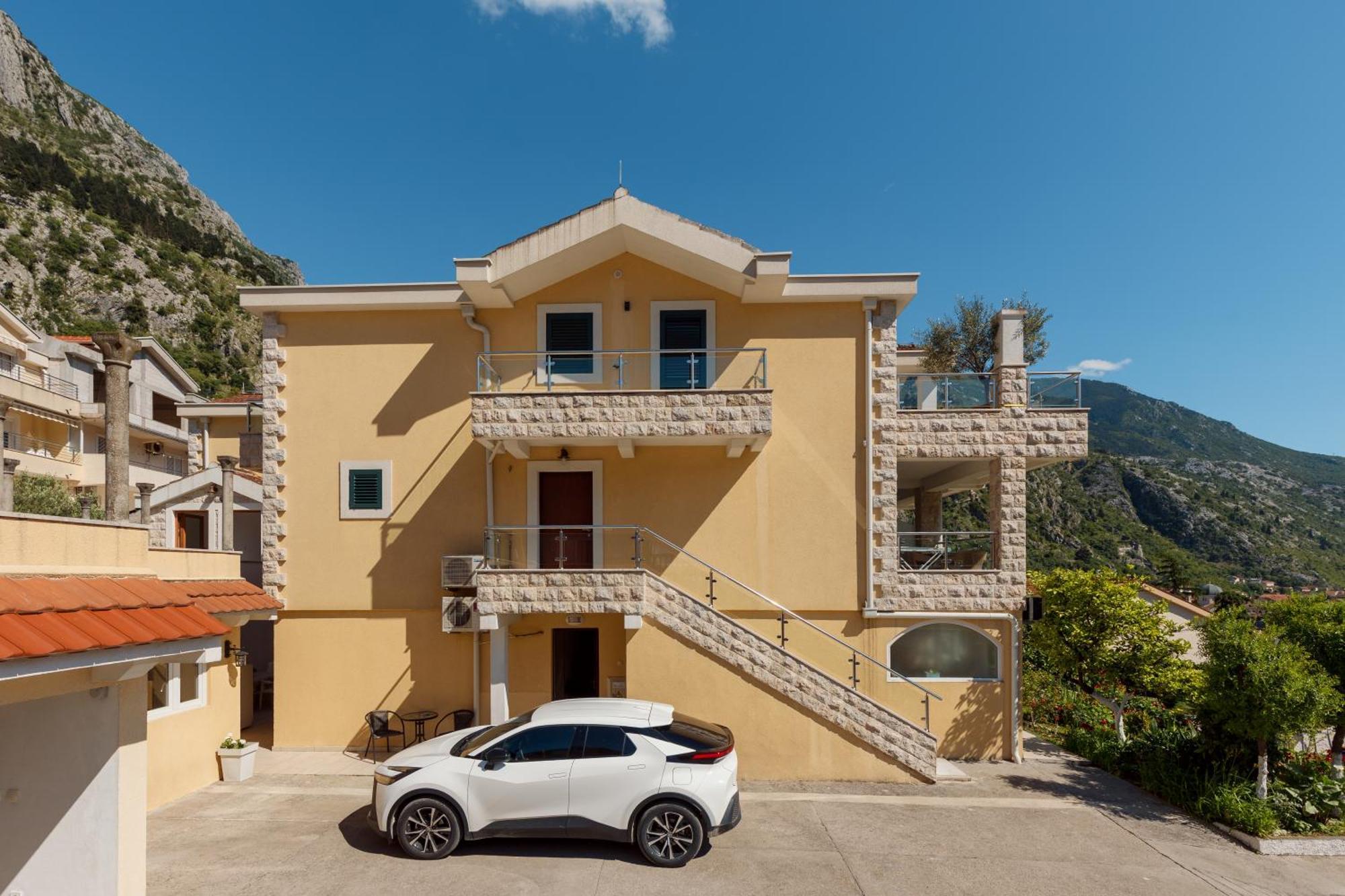 Apartments Los Olivos 코토르 외부 사진